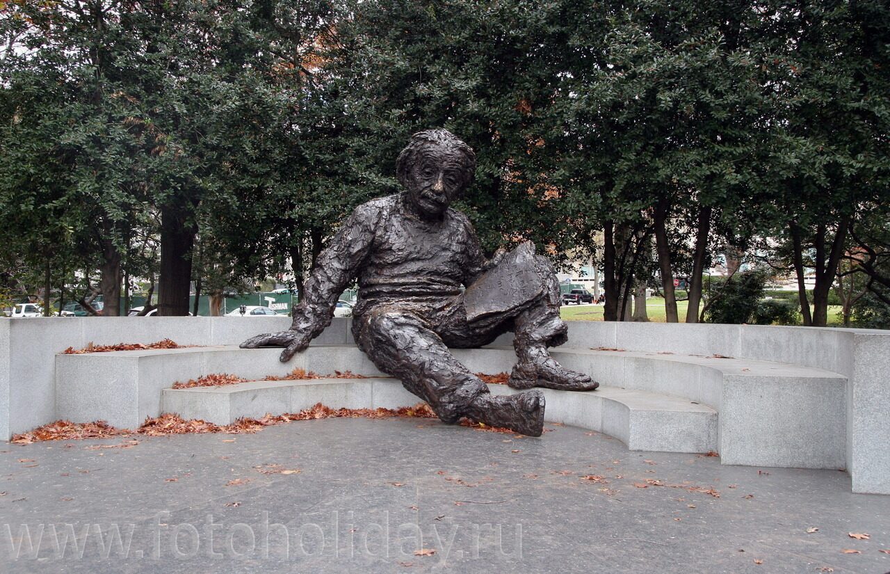 памятник эйнштейну в вашингтоне